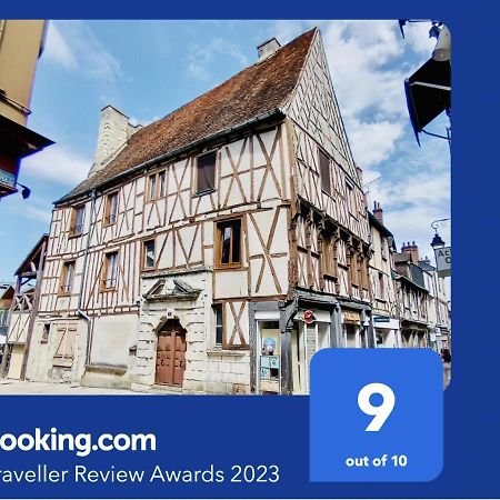 2 Pieces Totalement Renove Au Coeur De Bourges Apartment Exterior photo