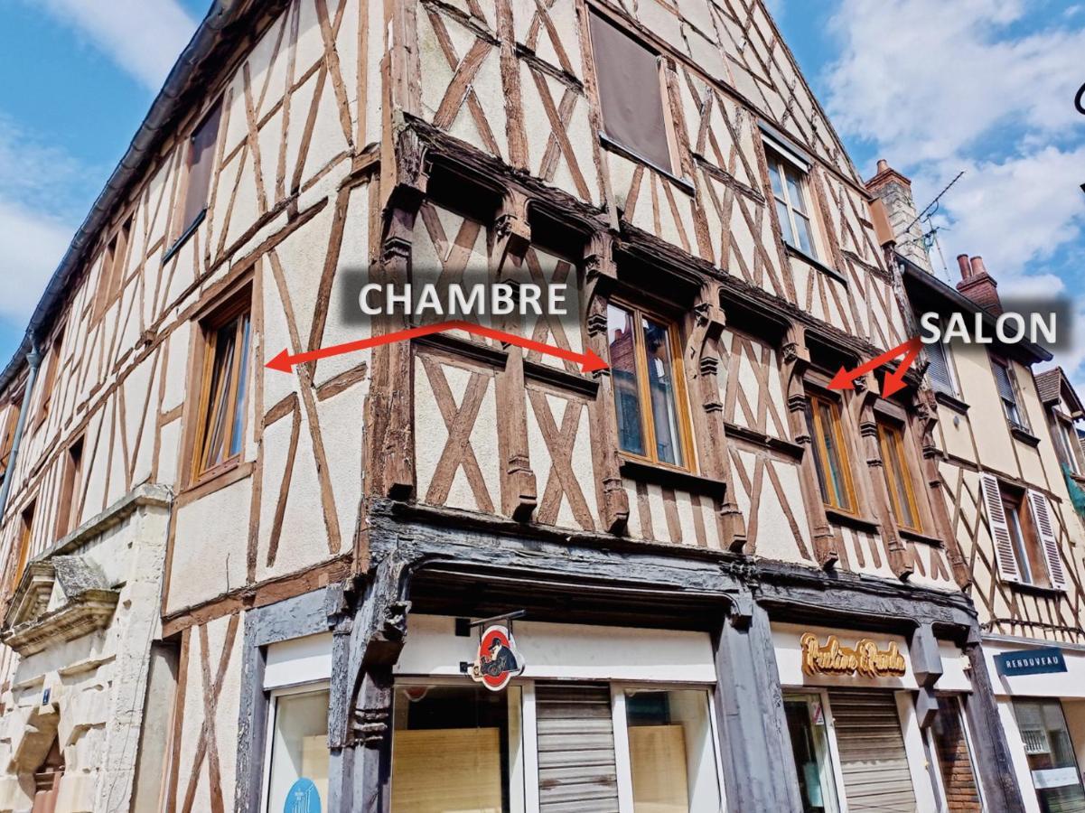 2 Pieces Totalement Renove Au Coeur De Bourges Apartment Exterior photo