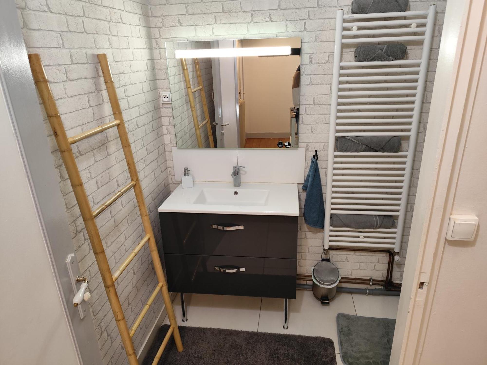 2 Pieces Totalement Renove Au Coeur De Bourges Apartment Exterior photo